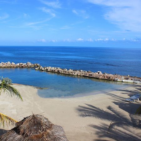 Club Ambiance (Adults Only) Runaway Bay Exterior foto