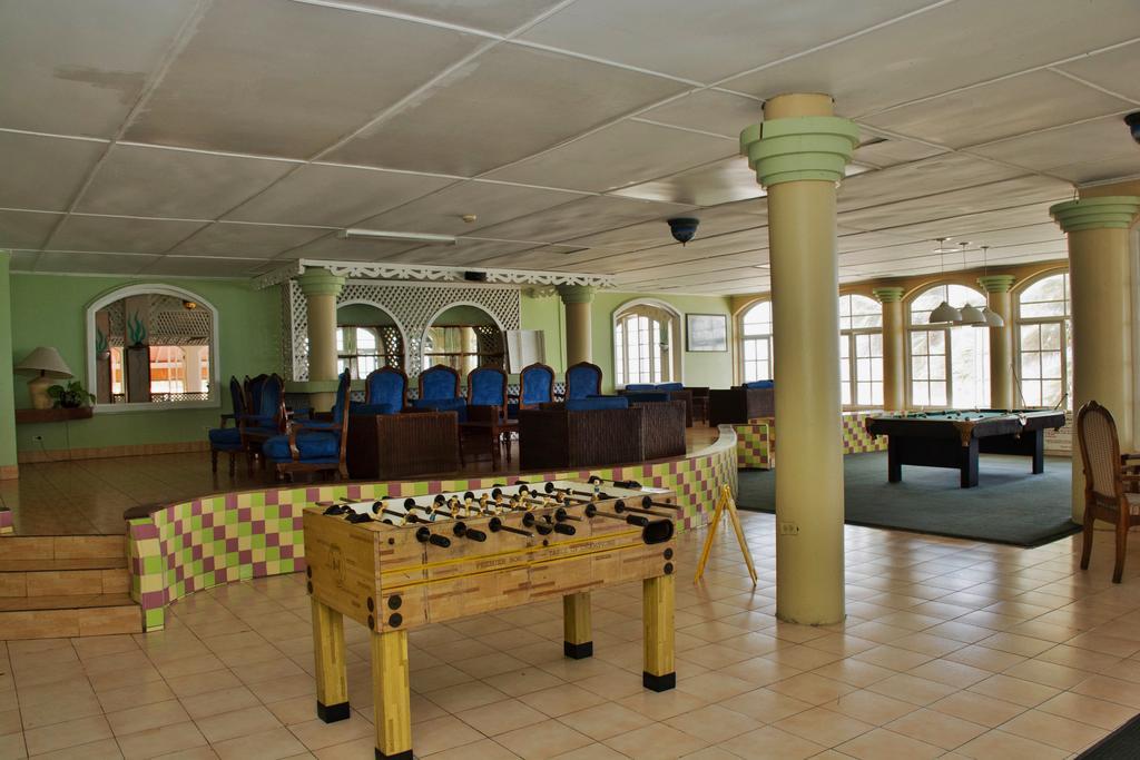 Club Ambiance (Adults Only) Runaway Bay Exterior foto