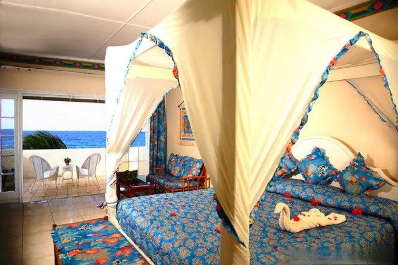 Club Ambiance (Adults Only) Runaway Bay Exterior foto