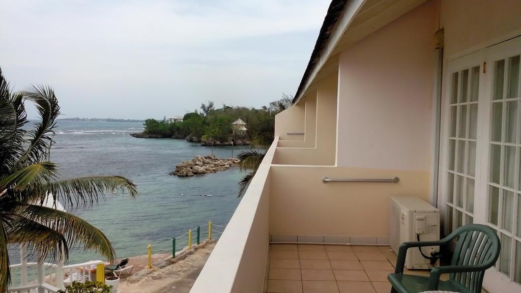 Club Ambiance (Adults Only) Runaway Bay Exterior foto