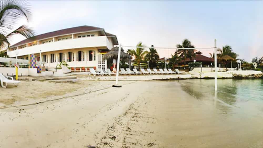 Club Ambiance (Adults Only) Runaway Bay Exterior foto