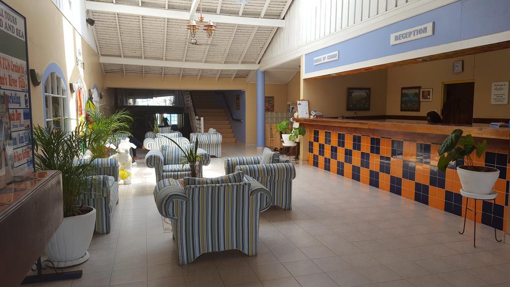 Club Ambiance (Adults Only) Runaway Bay Exterior foto