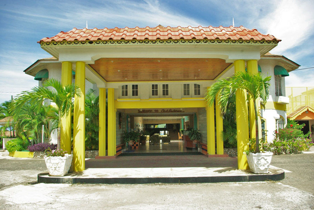 Club Ambiance (Adults Only) Runaway Bay Exterior foto