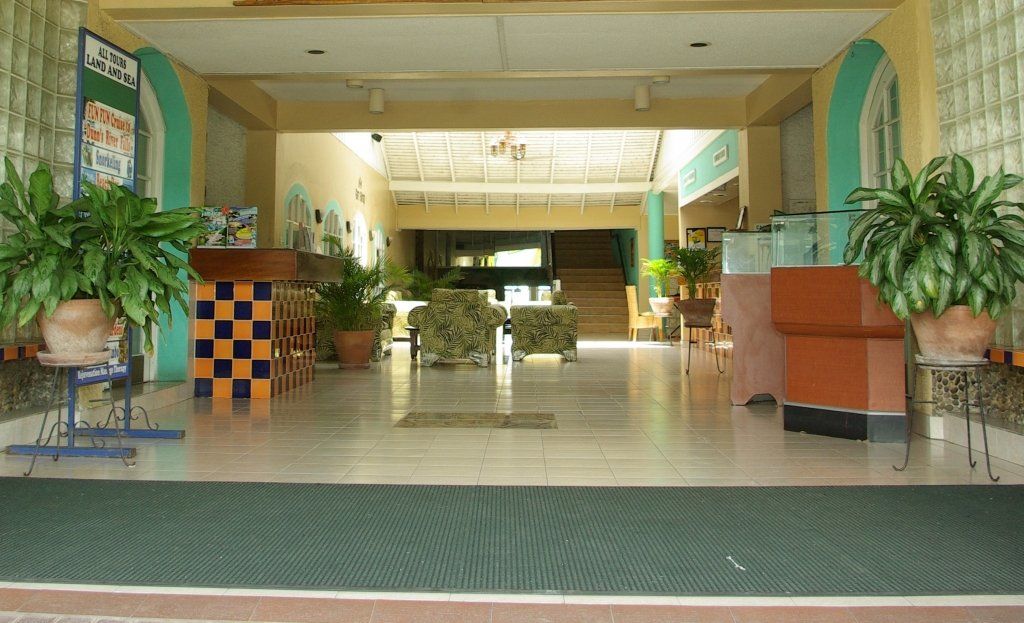 Club Ambiance (Adults Only) Runaway Bay Exterior foto