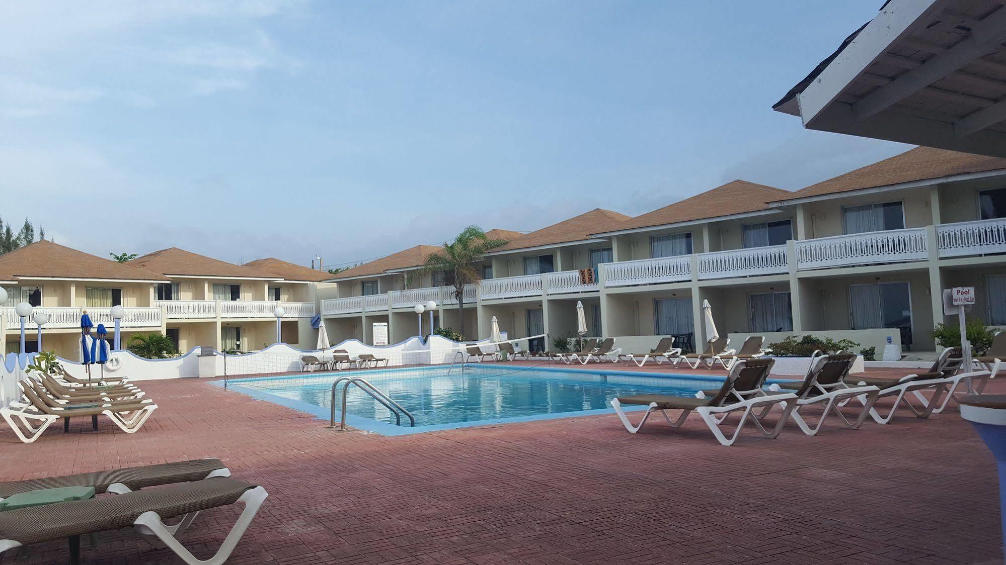 Club Ambiance (Adults Only) Runaway Bay Exterior foto